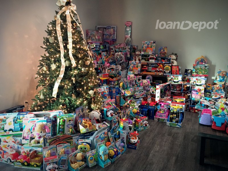 loanDepot-toys-for-tots-main